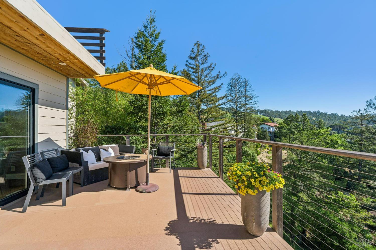 Detail Gallery Image 23 of 63 For 10 Elkhorn Way, San Anselmo,  CA 94960 - 4 Beds | 3 Baths