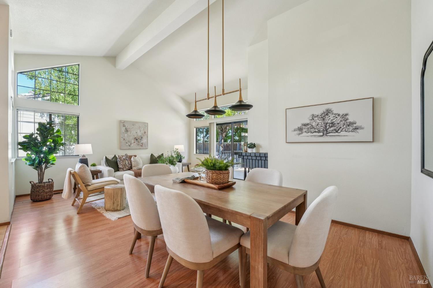 Detail Gallery Image 12 of 67 For 22 Saint Matthews Ct, Sonoma,  CA 95476 - 2 Beds | 2 Baths