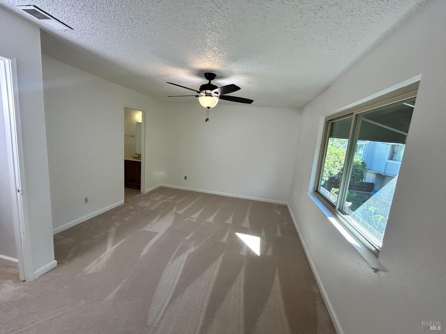 Detail Gallery Image 11 of 15 For 29 Front St #C,  Healdsburg,  CA 95448 - 2 Beds | 1/1 Baths