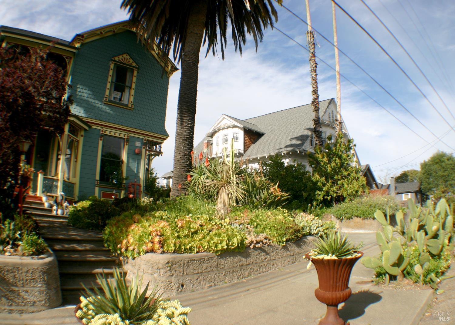 Detail Gallery Image 6 of 27 For 518 Galland St, Petaluma,  CA 94952 - 5 Beds | 2 Baths