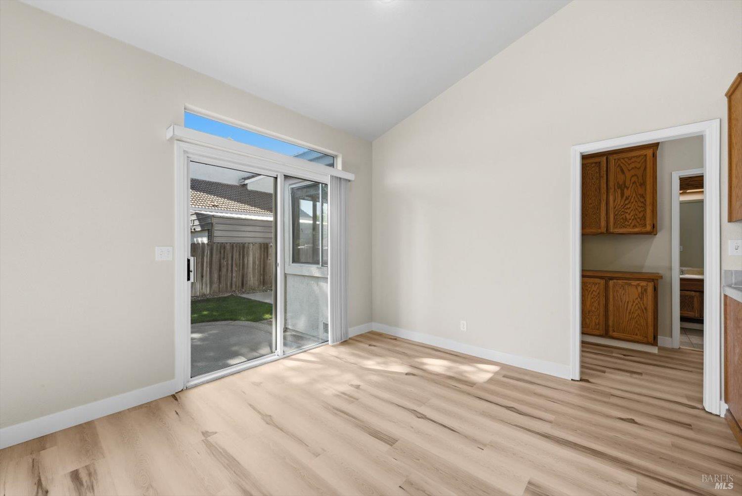 Detail Gallery Image 22 of 58 For 212 Laurelwood Way, Vacaville,  CA 95687 - 3 Beds | 2 Baths