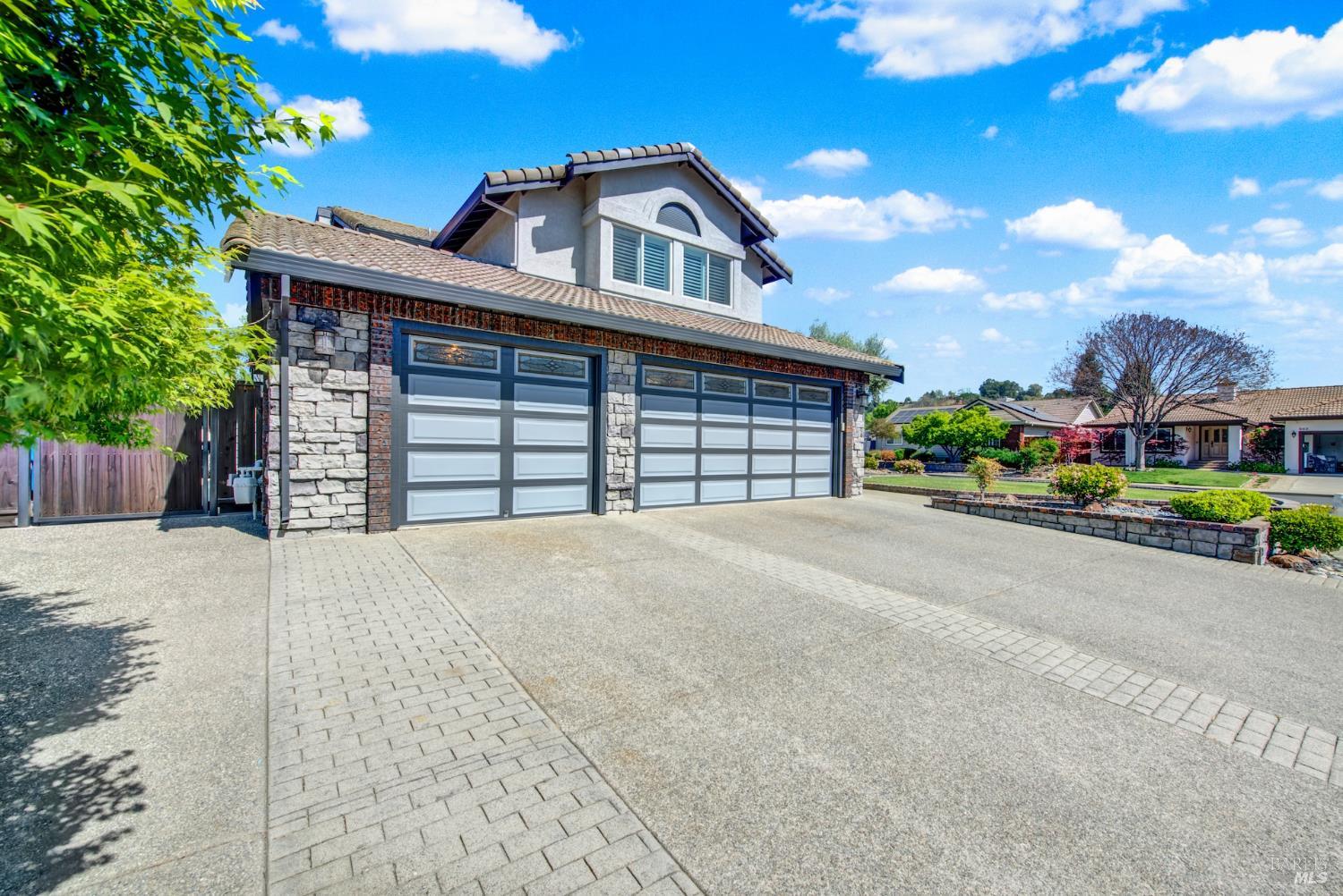 Detail Gallery Image 7 of 74 For 590 Laramie Way, Vacaville,  CA 95688 - 4 Beds | 3 Baths