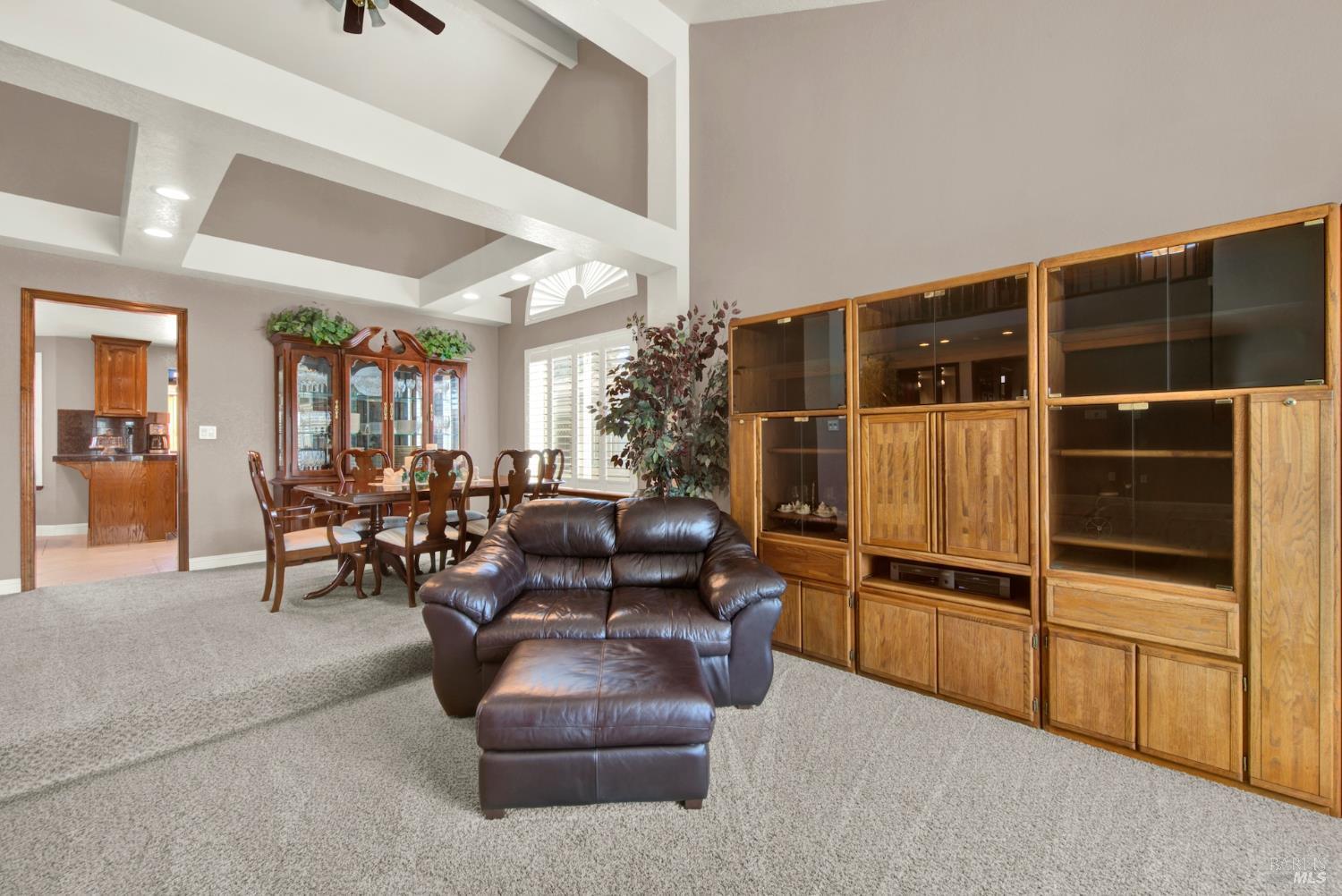 Detail Gallery Image 14 of 74 For 590 Laramie Way, Vacaville,  CA 95688 - 4 Beds | 3 Baths