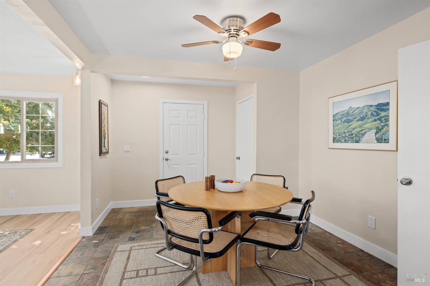 Detail Gallery Image 33 of 37 For 1521 Ditty Ave, Santa Rosa,  CA 95403 - 3 Beds | 2 Baths