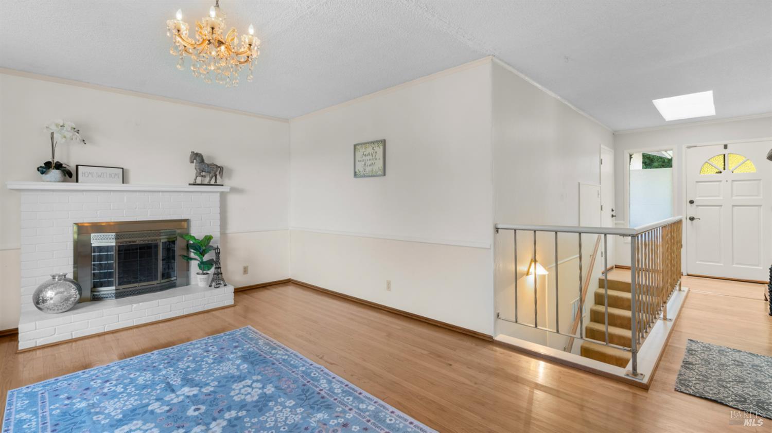 Detail Gallery Image 13 of 83 For 1104 Birch Dr, Petaluma,  CA 94952 - 5 Beds | 2 Baths