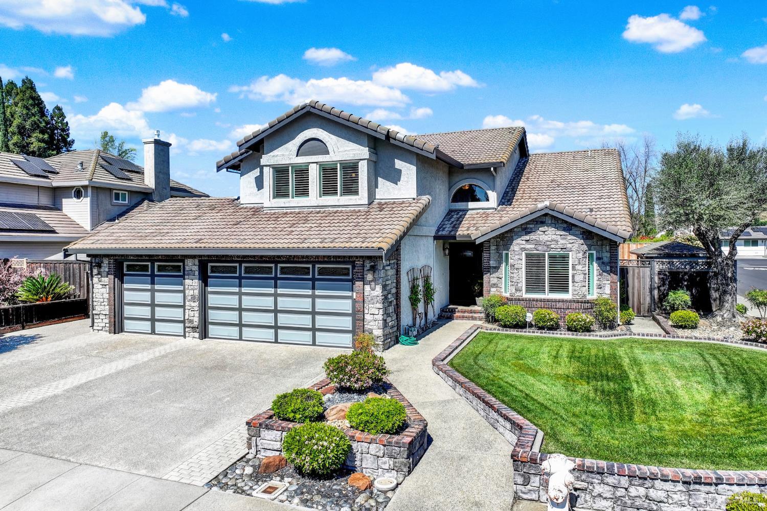 Detail Gallery Image 2 of 74 For 590 Laramie Way, Vacaville,  CA 95688 - 4 Beds | 3 Baths