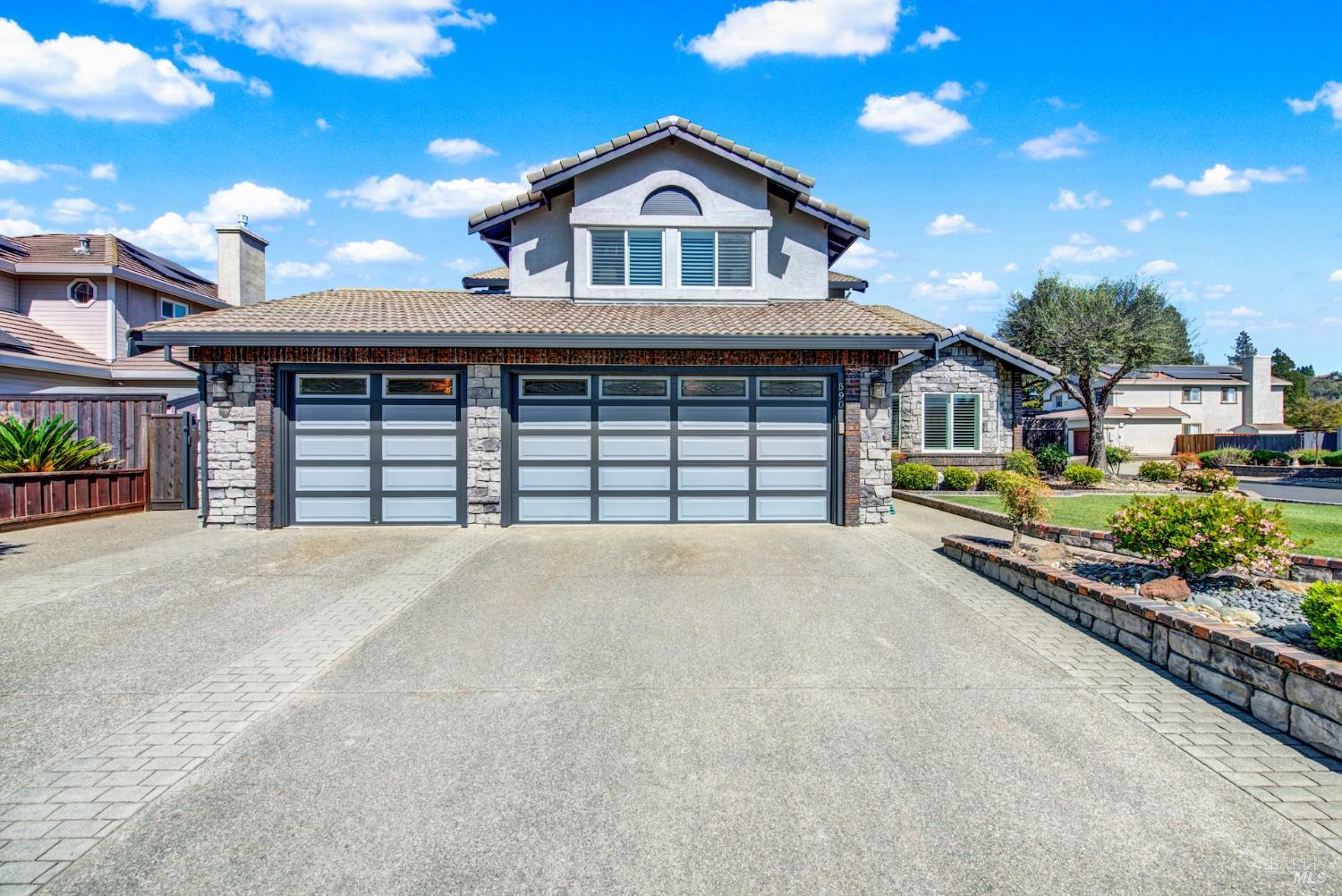 Detail Gallery Image 8 of 74 For 590 Laramie Way, Vacaville,  CA 95688 - 4 Beds | 3 Baths