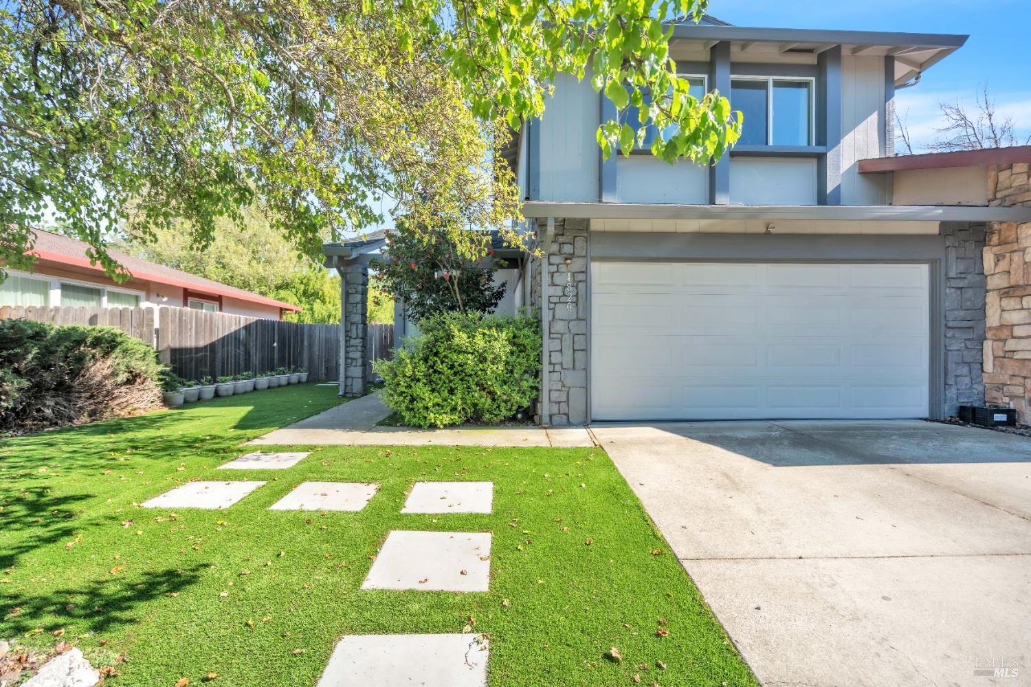 Detail Gallery Image 3 of 33 For 4820 Greenridge Ct, Fairfield,  CA 94534 - 3 Beds | 2/1 Baths