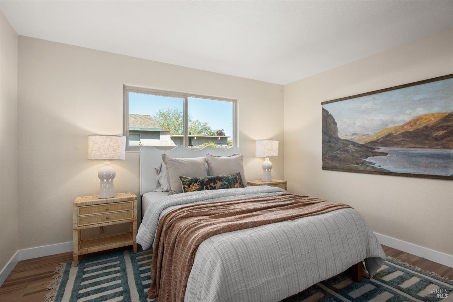 Detail Gallery Image 5 of 37 For 1521 Ditty Ave, Santa Rosa,  CA 95403 - 3 Beds | 2 Baths