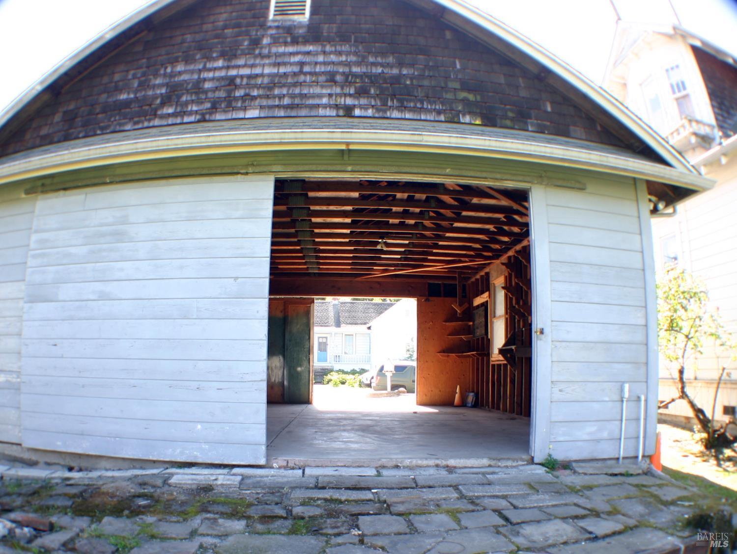 Detail Gallery Image 25 of 27 For 518 Galland St, Petaluma,  CA 94952 - 5 Beds | 2 Baths