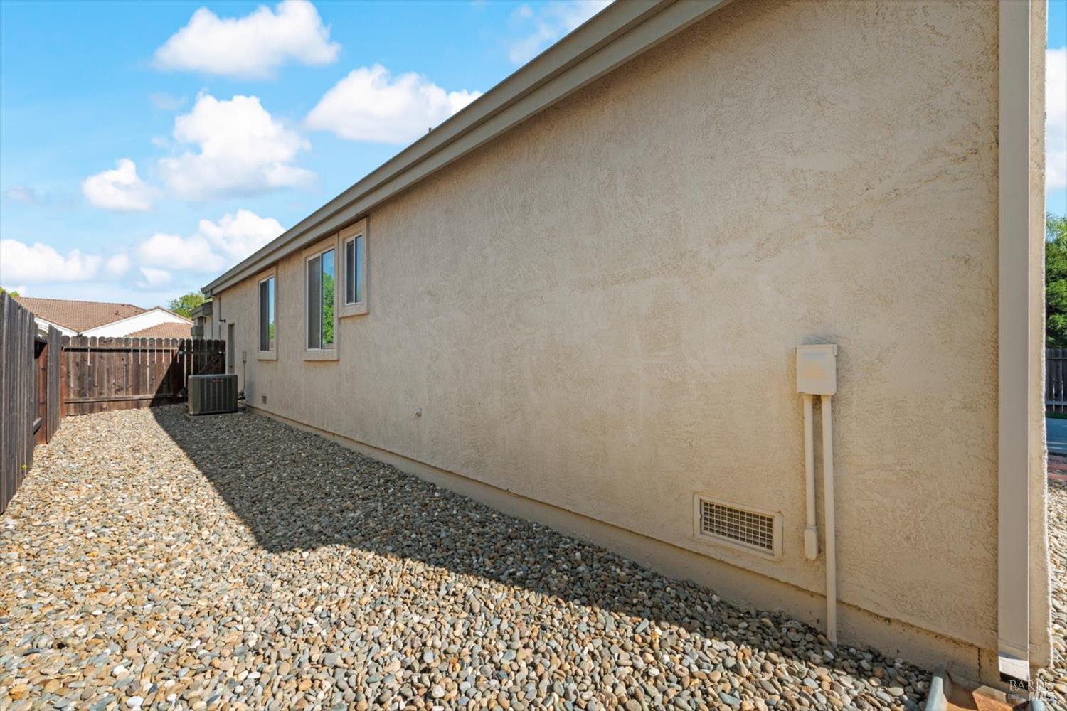 Detail Gallery Image 51 of 58 For 212 Laurelwood Way, Vacaville,  CA 95687 - 3 Beds | 2 Baths