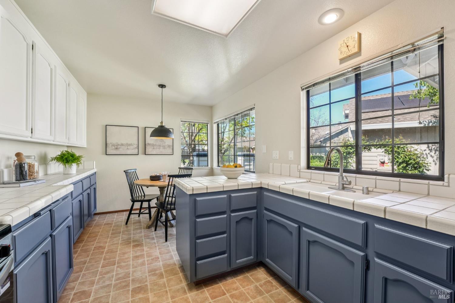Detail Gallery Image 16 of 67 For 22 Saint Matthews Ct, Sonoma,  CA 95476 - 2 Beds | 2 Baths