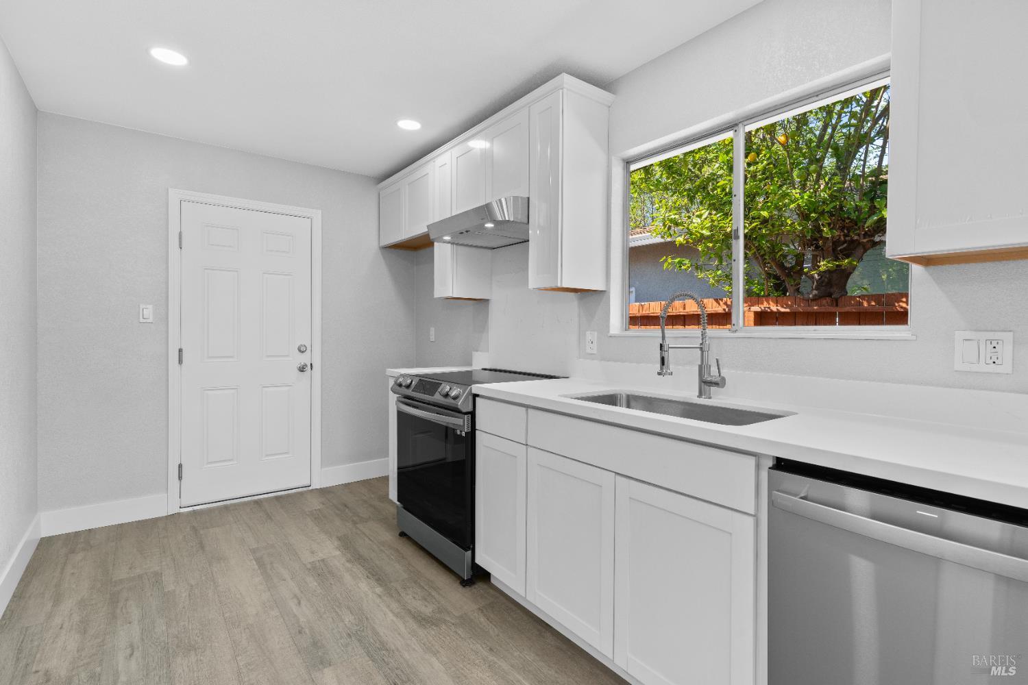 Detail Gallery Image 23 of 46 For 2438 Oceanic Dr, Fairfield,  CA 94533 - 4 Beds | 2 Baths