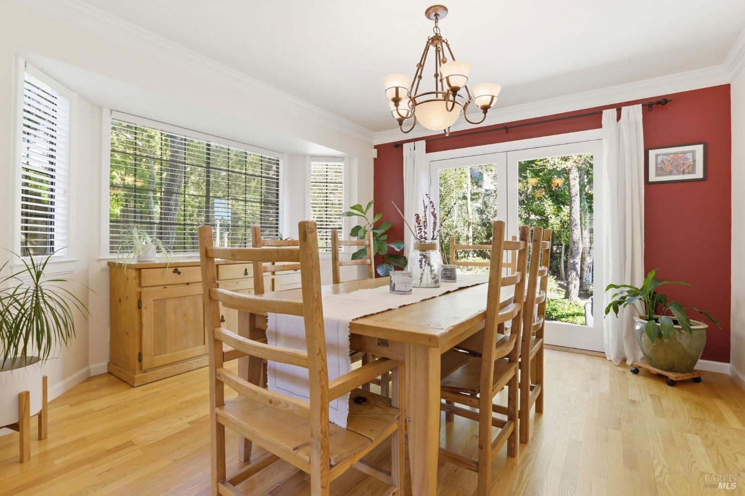 Detail Gallery Image 19 of 44 For 85 San Domingo Way, Novato,  CA 94945 - 4 Beds | 2/1 Baths