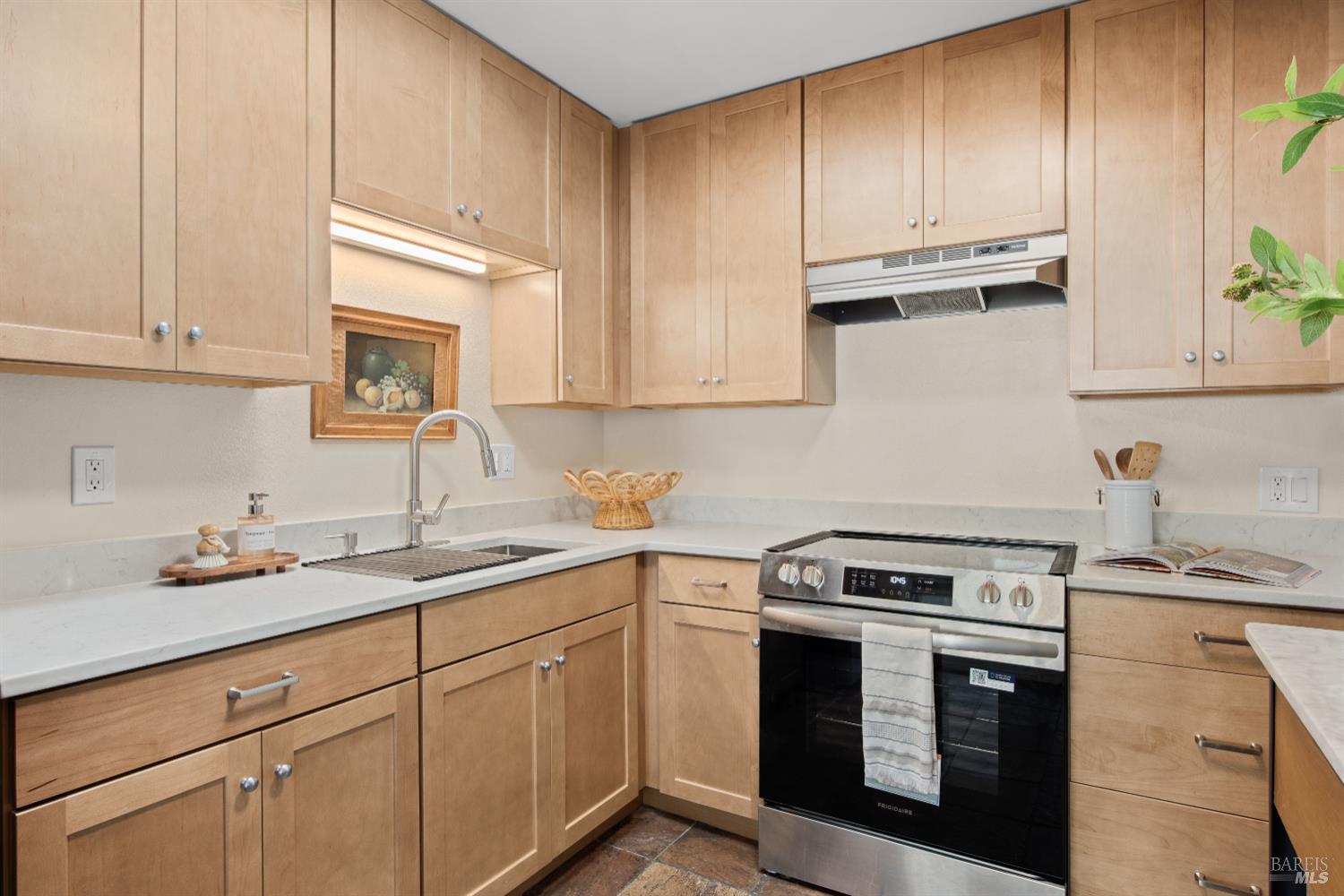 Detail Gallery Image 17 of 37 For 1521 Ditty Ave, Santa Rosa,  CA 95403 - 3 Beds | 2 Baths