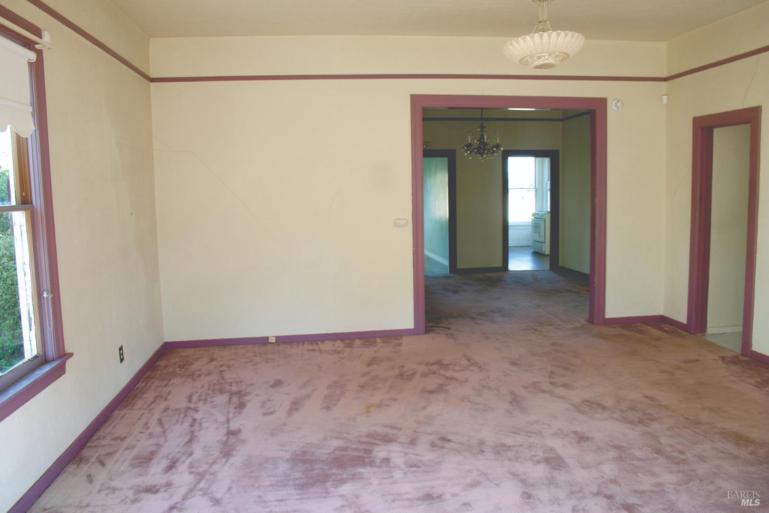 Detail Gallery Image 8 of 27 For 518 Galland St, Petaluma,  CA 94952 - 5 Beds | 2 Baths