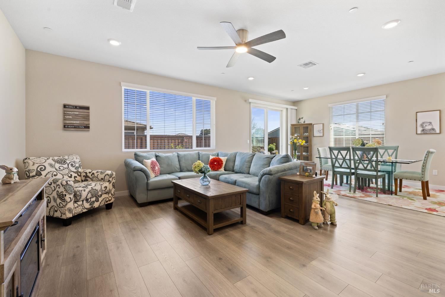 Detail Gallery Image 33 of 54 For 625 Peony Ct, Dixon,  CA 95620 - 3 Beds | 2 Baths