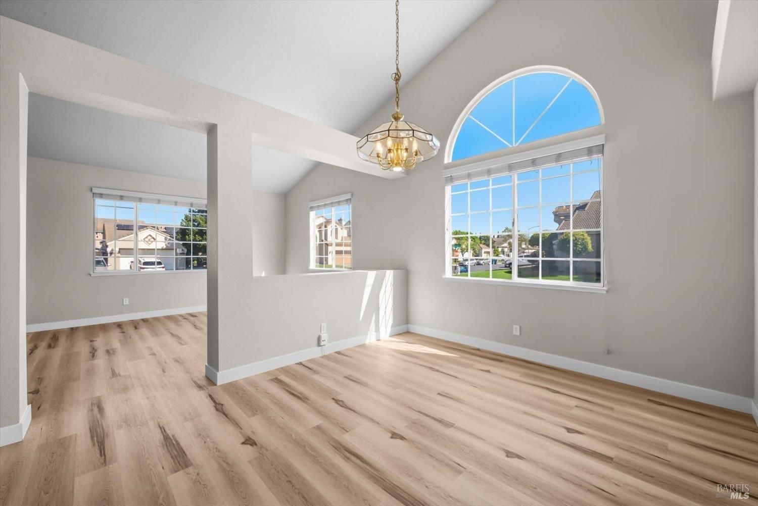 Detail Gallery Image 15 of 58 For 212 Laurelwood Way, Vacaville,  CA 95687 - 3 Beds | 2 Baths