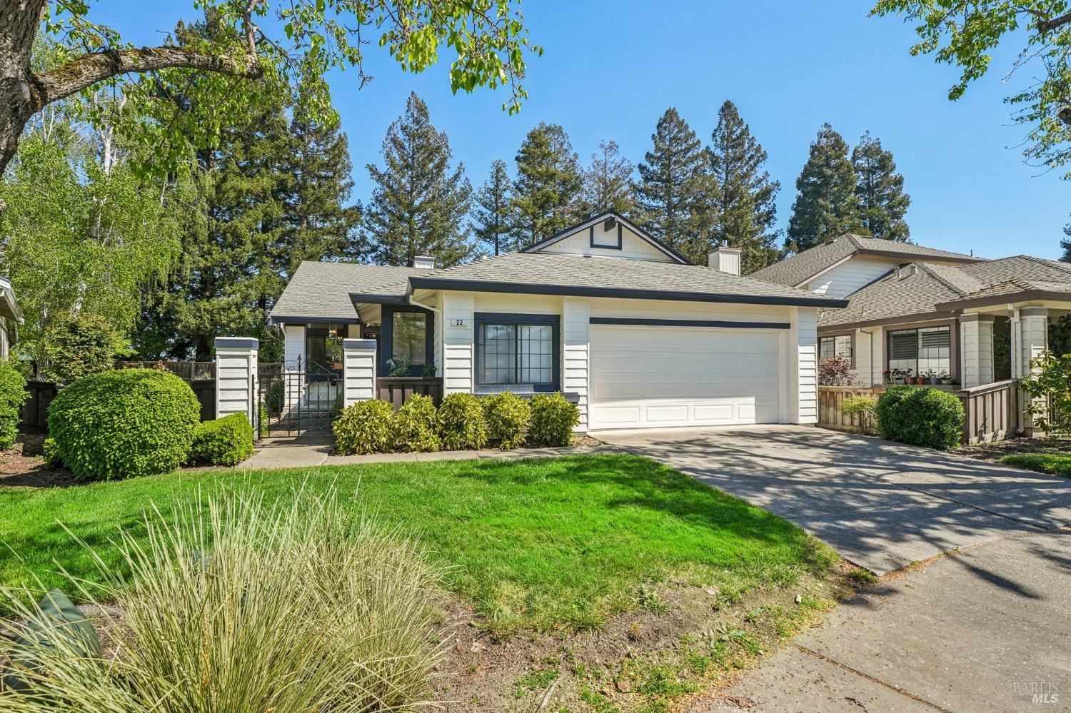 Detail Gallery Image 5 of 67 For 22 Saint Matthews Ct, Sonoma,  CA 95476 - 2 Beds | 2 Baths