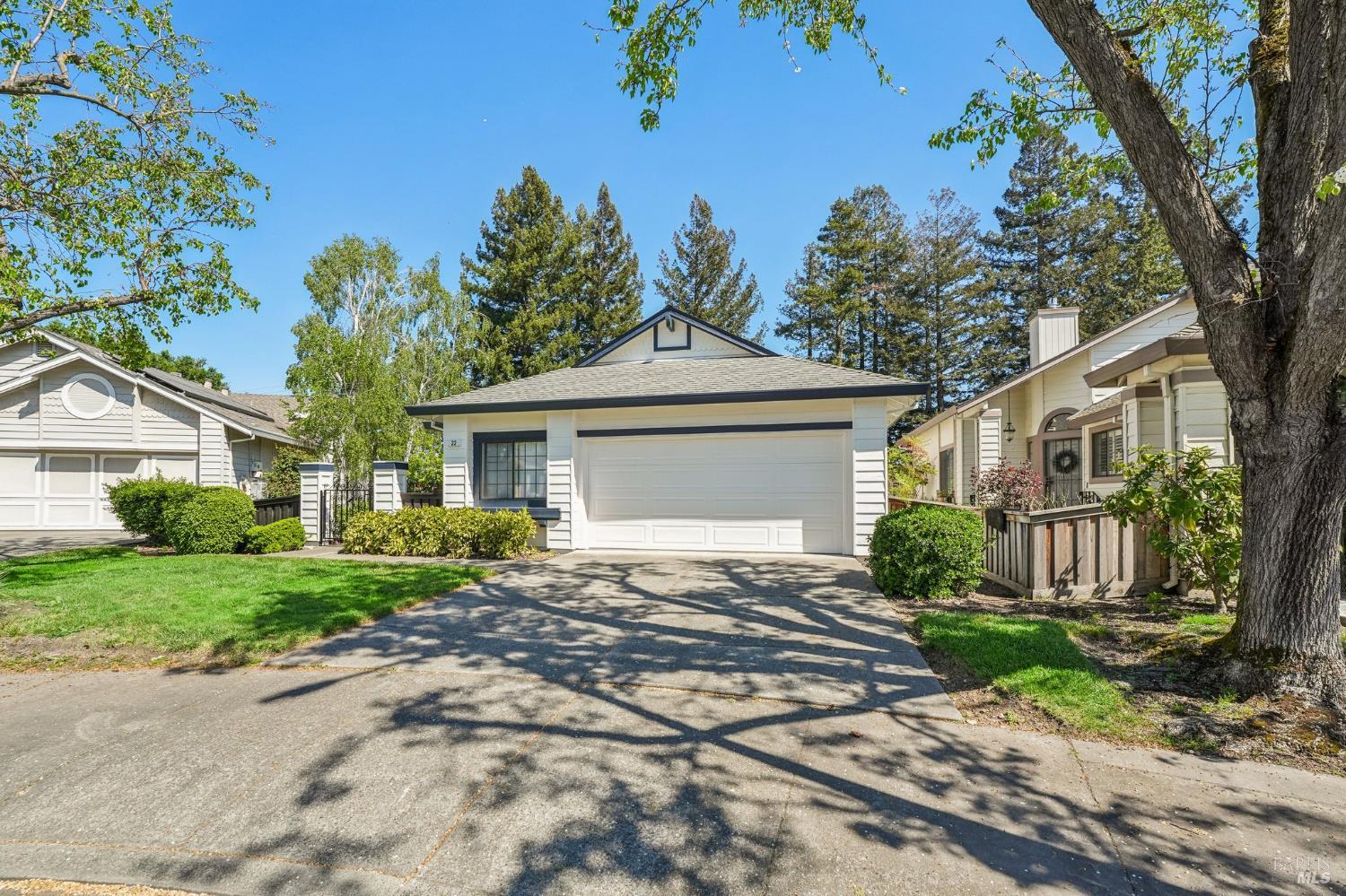 Detail Gallery Image 4 of 67 For 22 Saint Matthews Ct, Sonoma,  CA 95476 - 2 Beds | 2 Baths