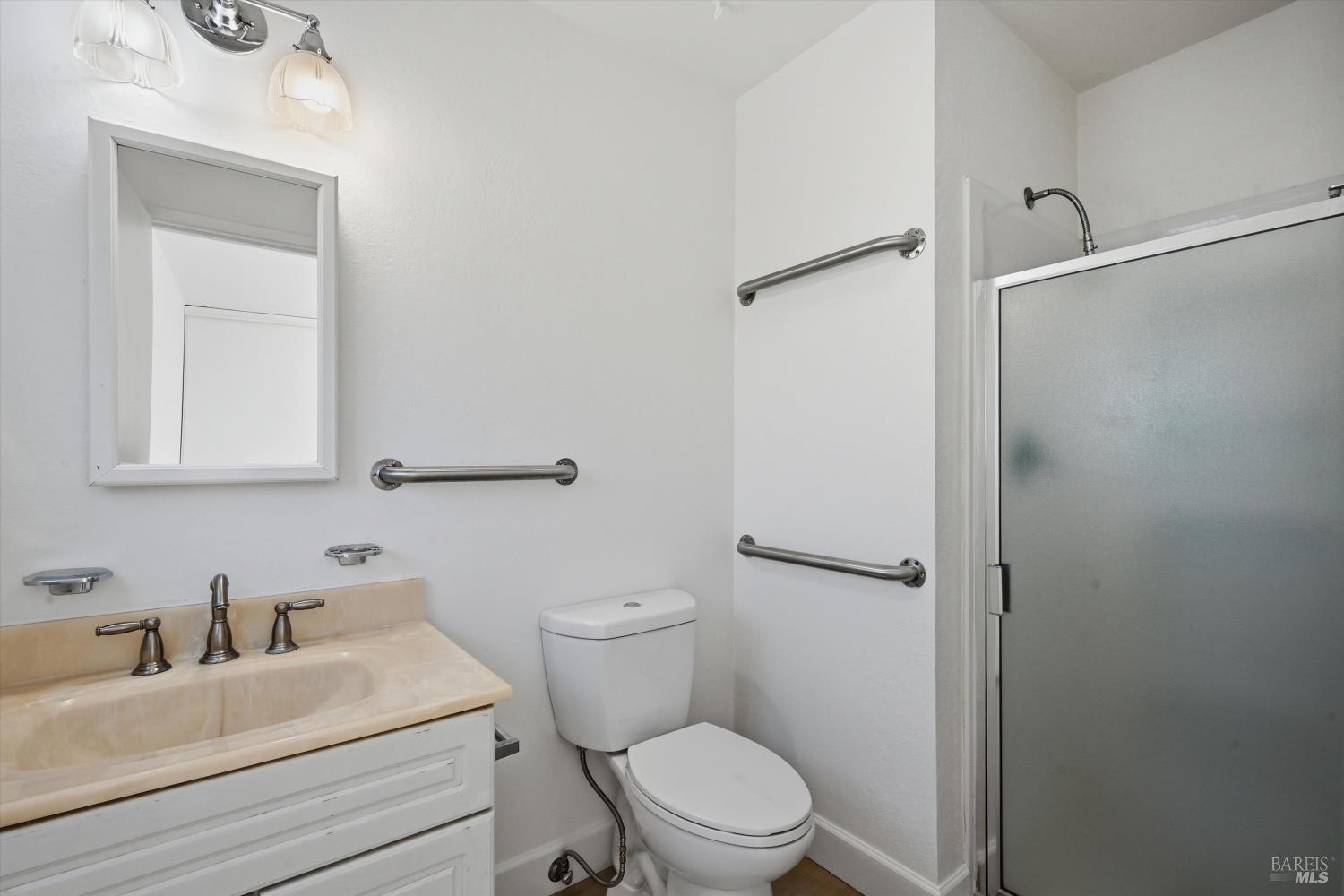 Detail Gallery Image 16 of 28 For 405 Korbel Pl, Santa Rosa,  CA 95409 - 3 Beds | 2 Baths