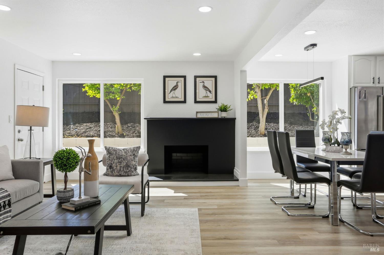 Detail Gallery Image 9 of 35 For 193 Sunrise Way, Vallejo,  CA 94591 - 4 Beds | 2 Baths