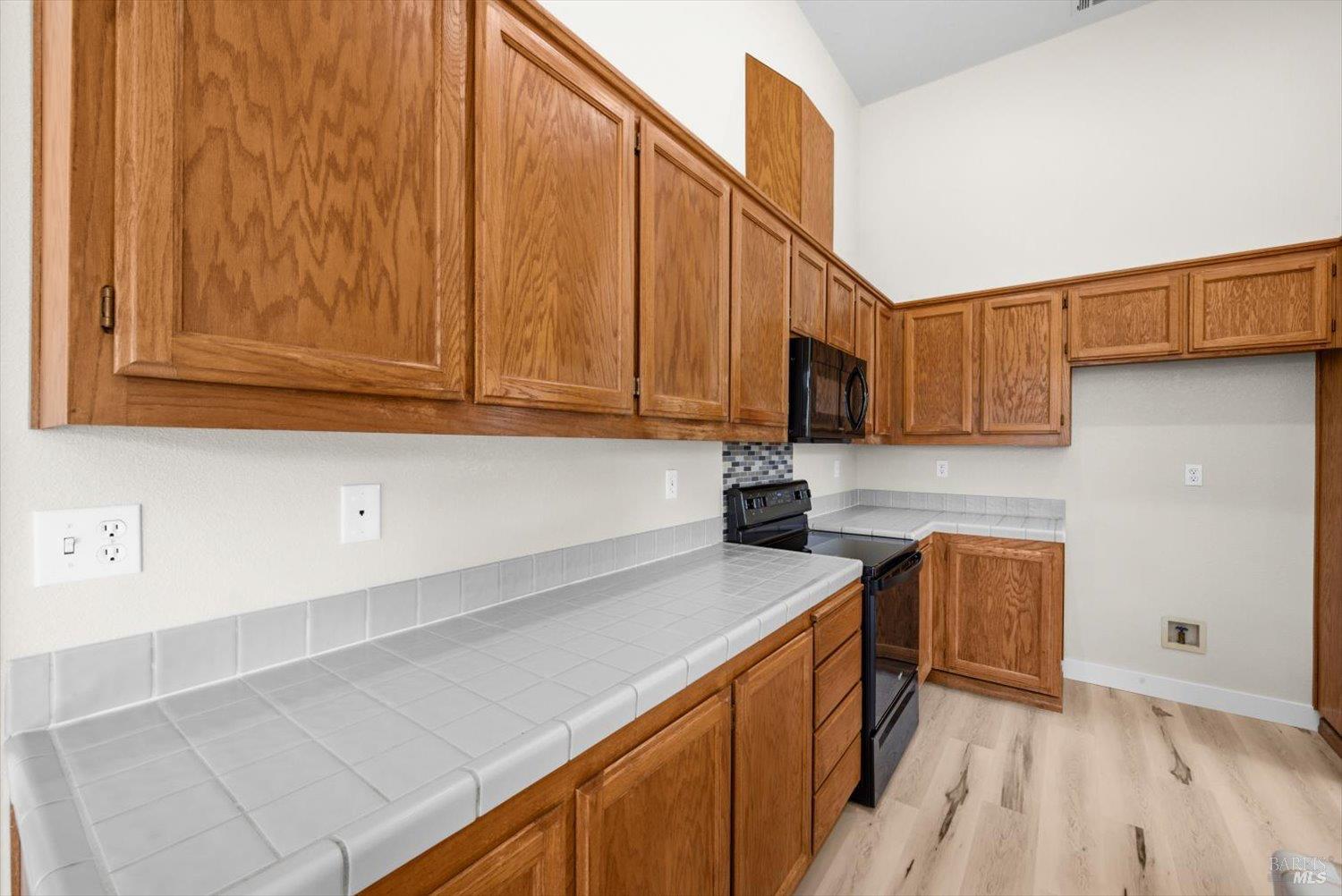 Detail Gallery Image 26 of 58 For 212 Laurelwood Way, Vacaville,  CA 95687 - 3 Beds | 2 Baths