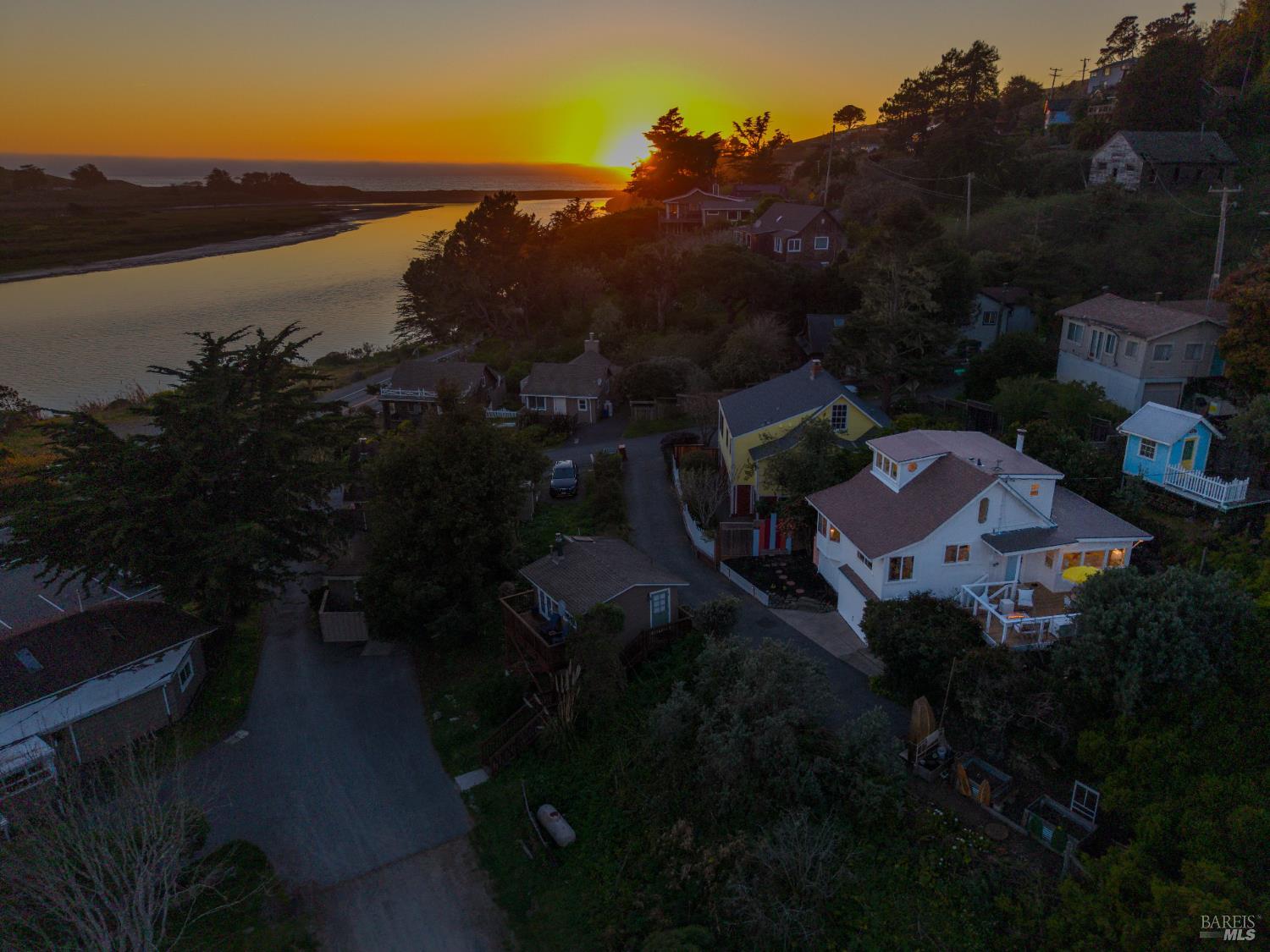 Detail Gallery Image 51 of 65 For 9500 El Camino Aly, Jenner,  CA 95450 - 2 Beds | 2 Baths