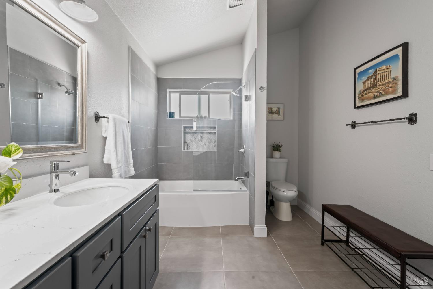 Detail Gallery Image 20 of 60 For 406 Rolling Oak Dr, Vacaville,  CA 95688 - 4 Beds | 2/1 Baths