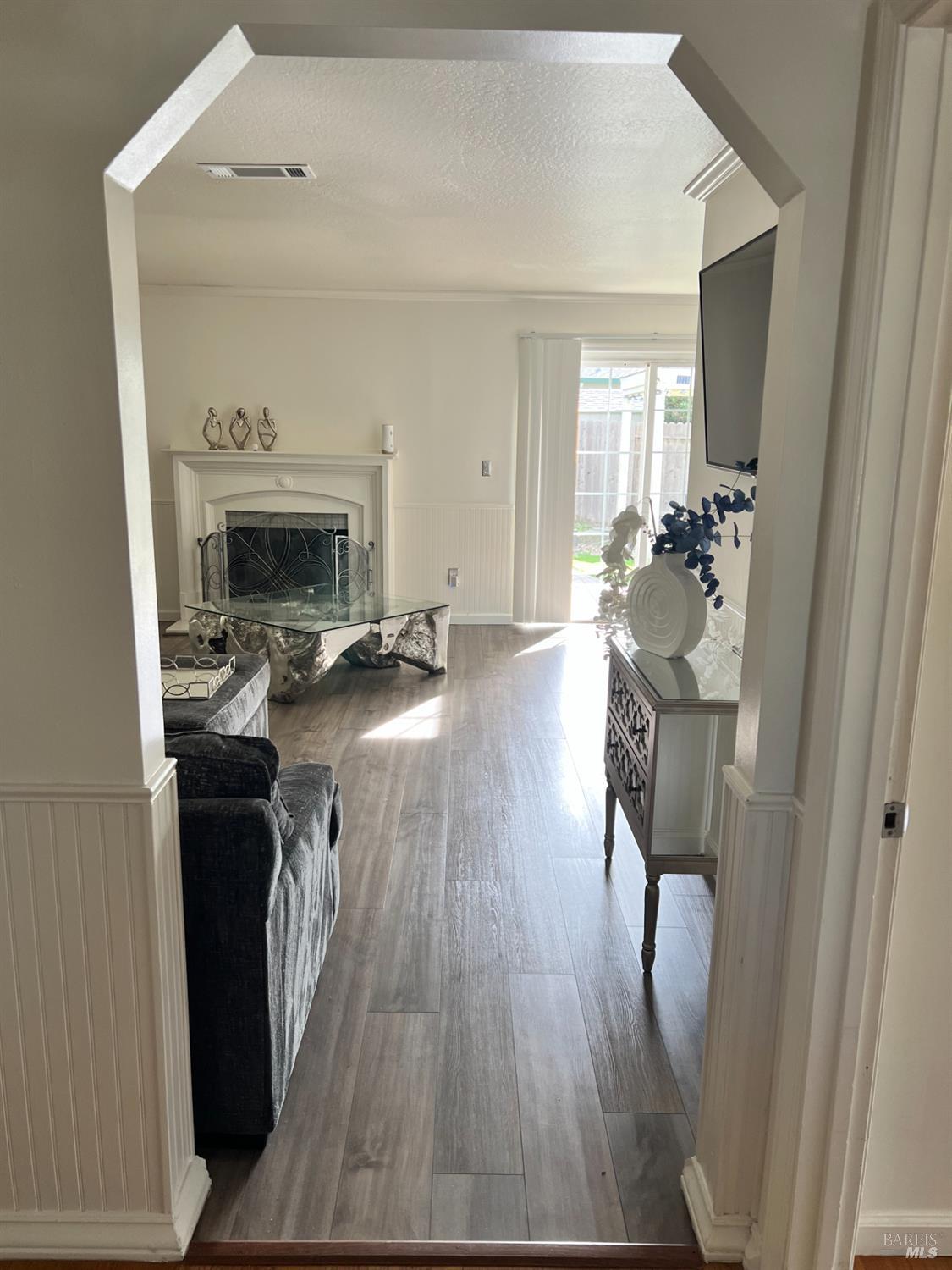 Detail Gallery Image 5 of 20 For 815 Canary Dr, Suisun City,  CA 94585 - 5 Beds | 3 Baths