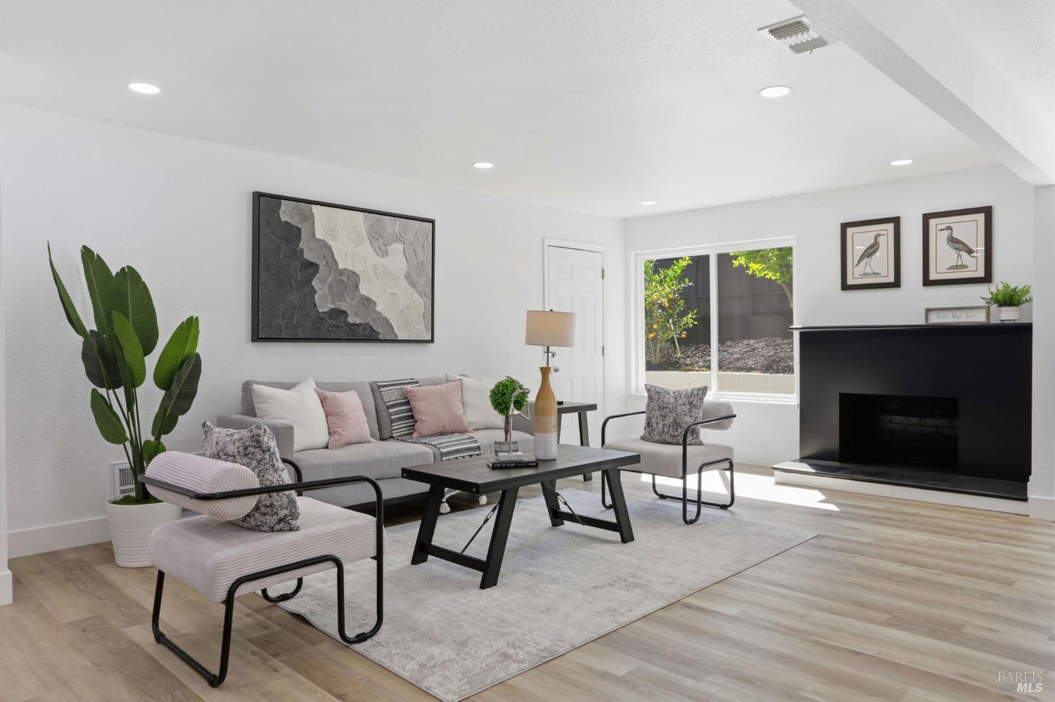 Detail Gallery Image 8 of 35 For 193 Sunrise Way, Vallejo,  CA 94591 - 4 Beds | 2 Baths