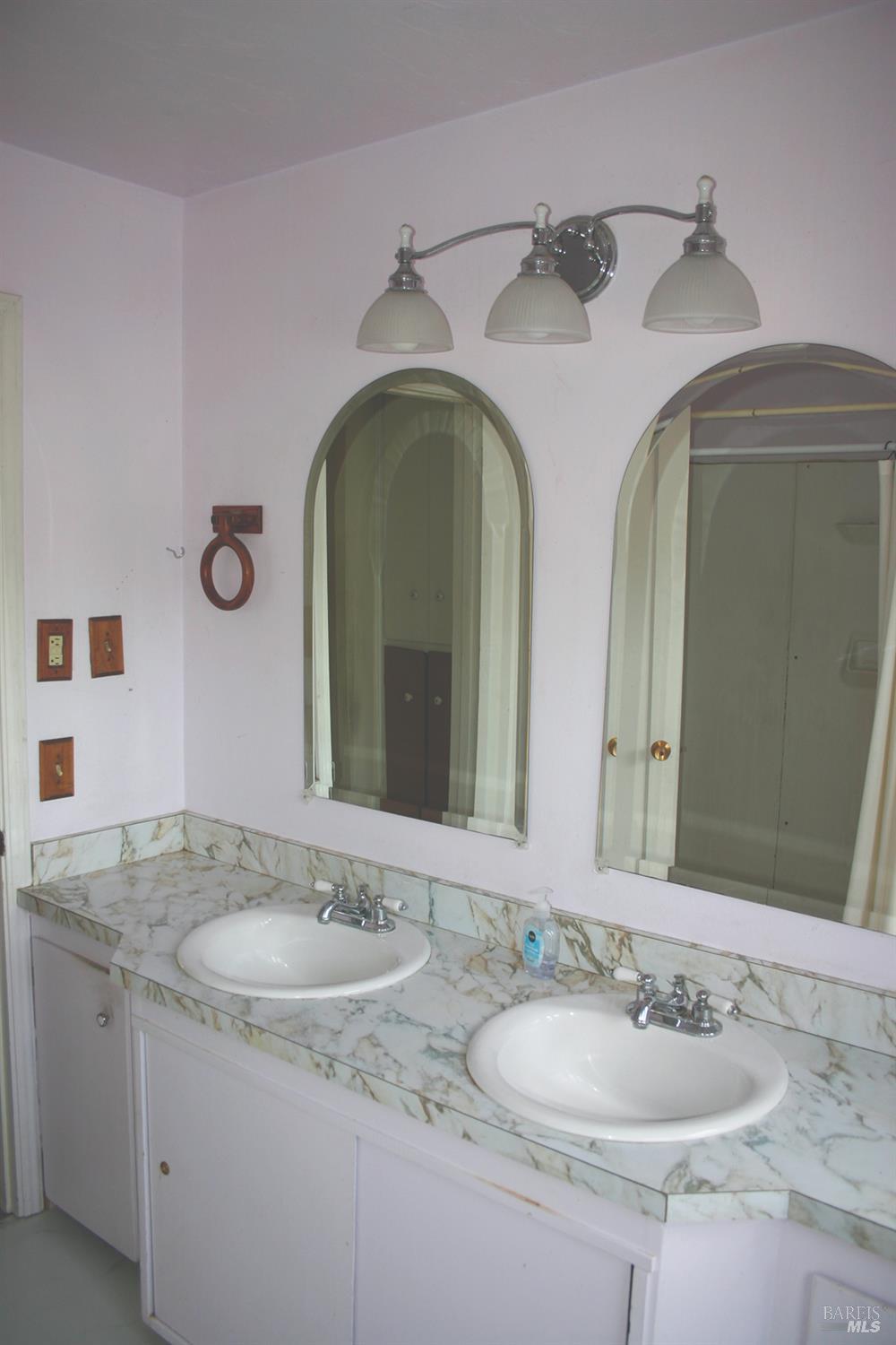 Detail Gallery Image 21 of 27 For 518 Galland St, Petaluma,  CA 94952 - 5 Beds | 2 Baths