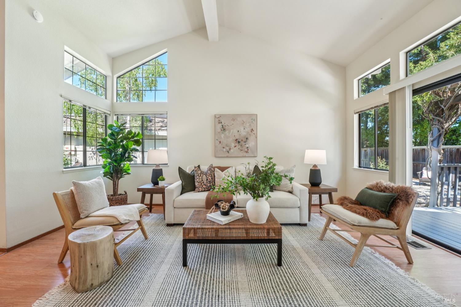 Detail Gallery Image 11 of 67 For 22 Saint Matthews Ct, Sonoma,  CA 95476 - 2 Beds | 2 Baths