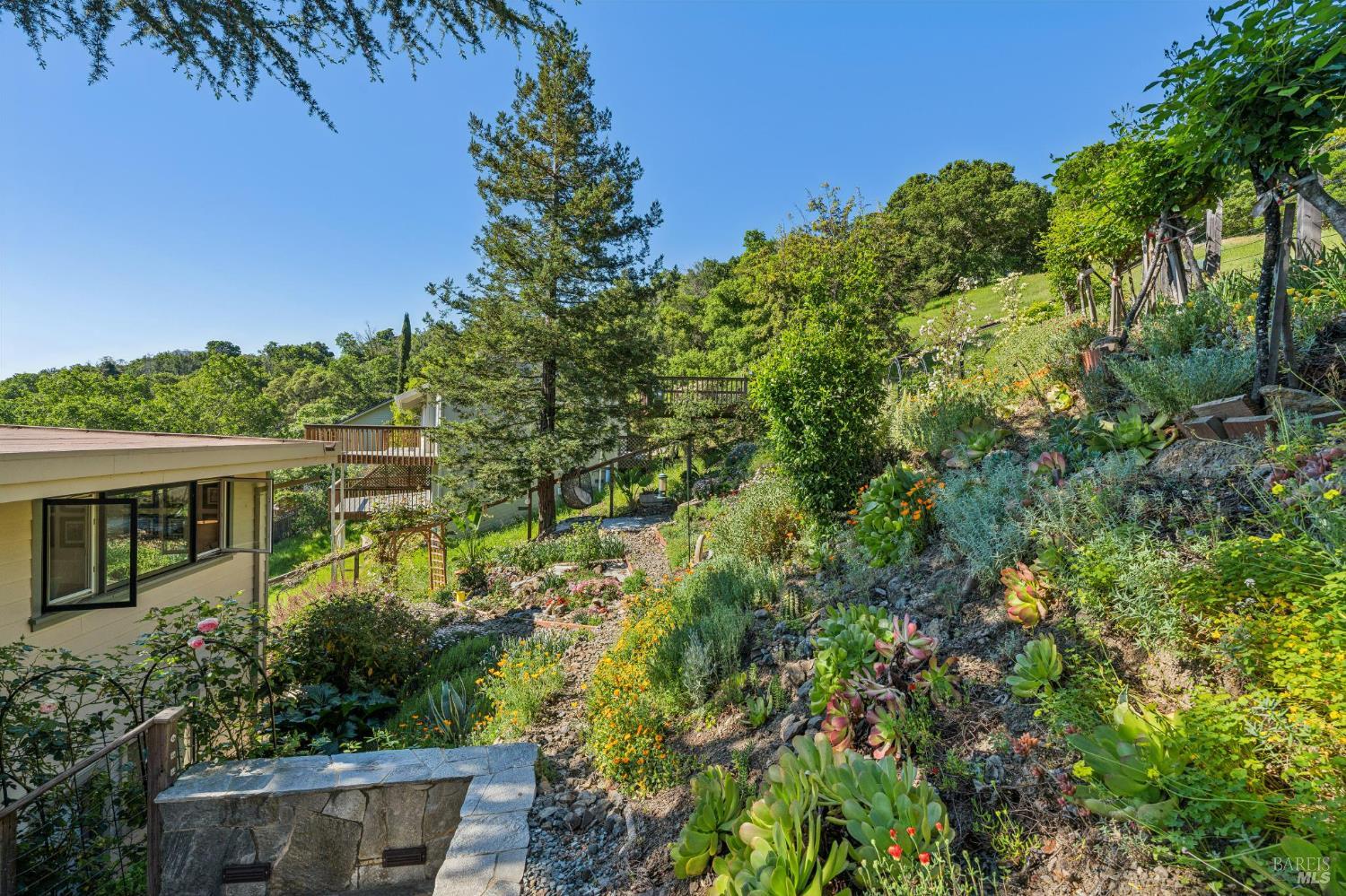 Detail Gallery Image 54 of 63 For 10 Elkhorn Way, San Anselmo,  CA 94960 - 4 Beds | 3 Baths