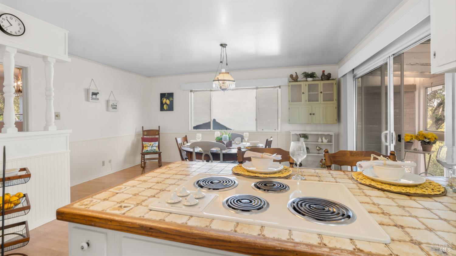 Detail Gallery Image 21 of 83 For 1104 Birch Dr, Petaluma,  CA 94952 - 5 Beds | 2 Baths