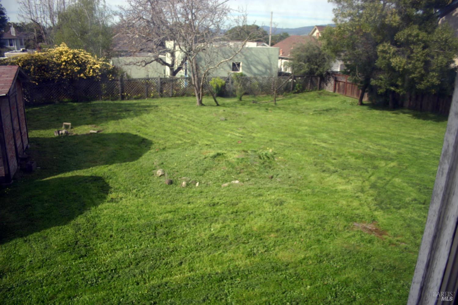 Detail Gallery Image 4 of 27 For 518 Galland St, Petaluma,  CA 94952 - 5 Beds | 2 Baths