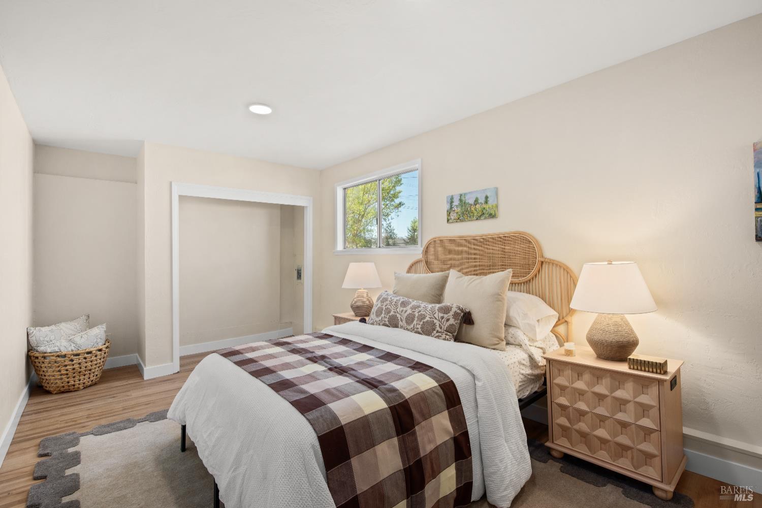 Detail Gallery Image 31 of 37 For 1521 Ditty Ave, Santa Rosa,  CA 95403 - 3 Beds | 2 Baths