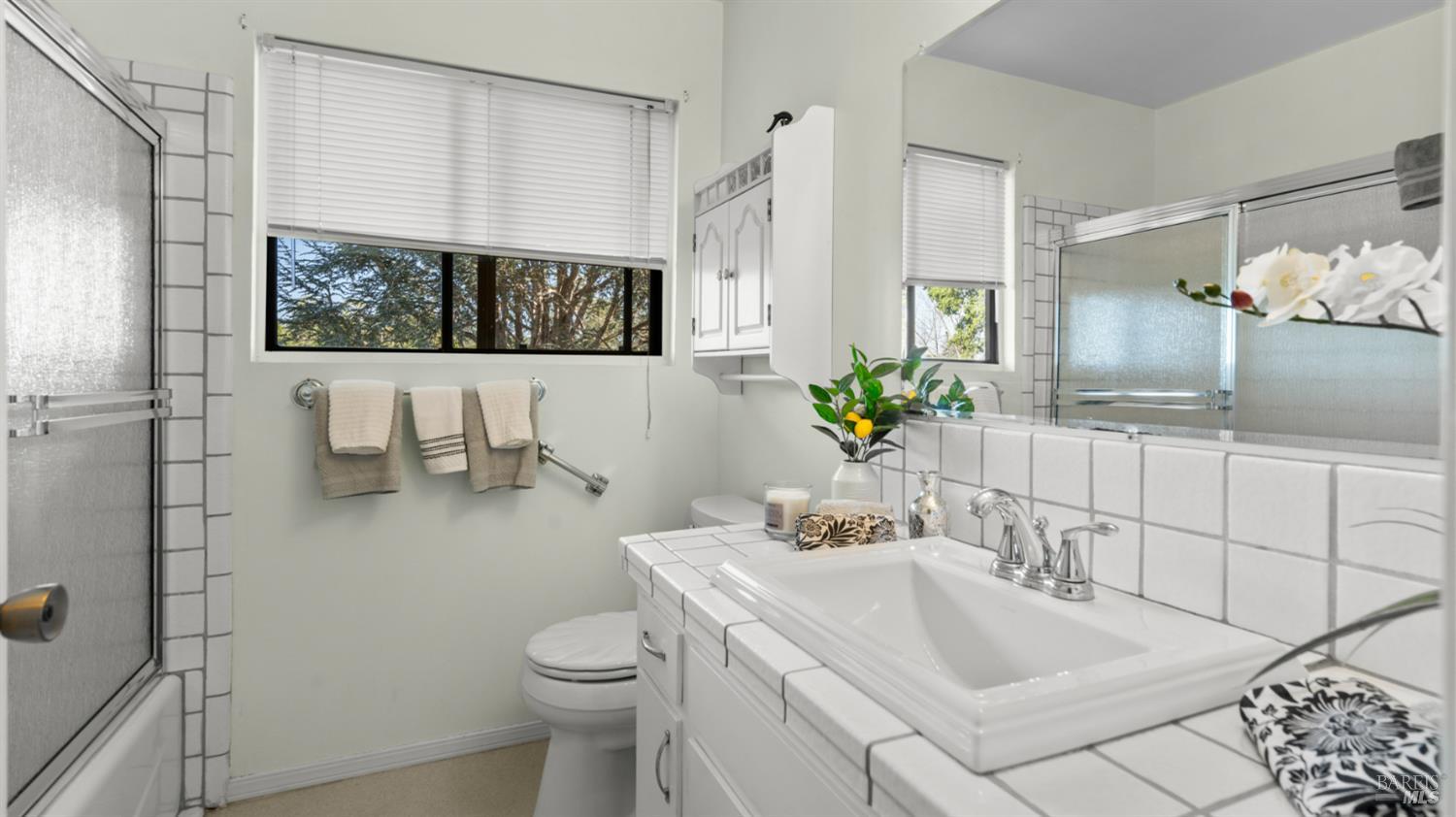 Detail Gallery Image 34 of 83 For 1104 Birch Dr, Petaluma,  CA 94952 - 5 Beds | 2 Baths