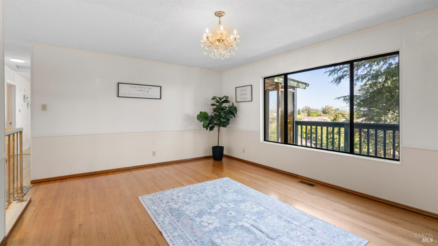 Detail Gallery Image 12 of 83 For 1104 Birch Dr, Petaluma,  CA 94952 - 5 Beds | 2 Baths