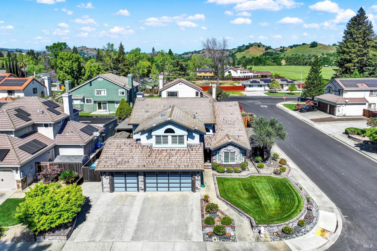 Detail Gallery Image 5 of 74 For 590 Laramie Way, Vacaville,  CA 95688 - 4 Beds | 3 Baths