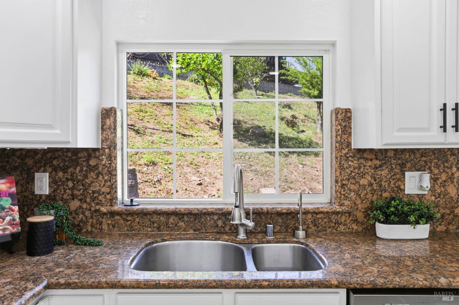 Detail Gallery Image 16 of 35 For 193 Sunrise Way, Vallejo,  CA 94591 - 4 Beds | 2 Baths