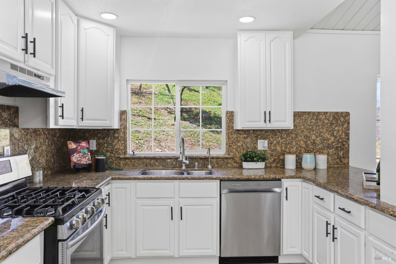 Detail Gallery Image 14 of 35 For 193 Sunrise Way, Vallejo,  CA 94591 - 4 Beds | 2 Baths