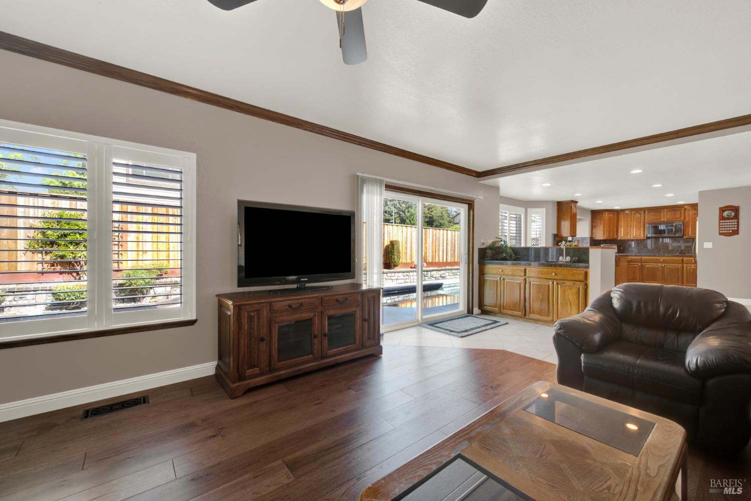 Detail Gallery Image 32 of 74 For 590 Laramie Way, Vacaville,  CA 95688 - 4 Beds | 3 Baths