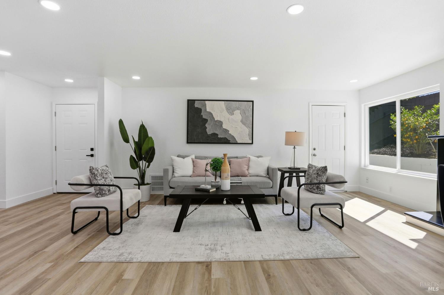 Detail Gallery Image 6 of 35 For 193 Sunrise Way, Vallejo,  CA 94591 - 4 Beds | 2 Baths