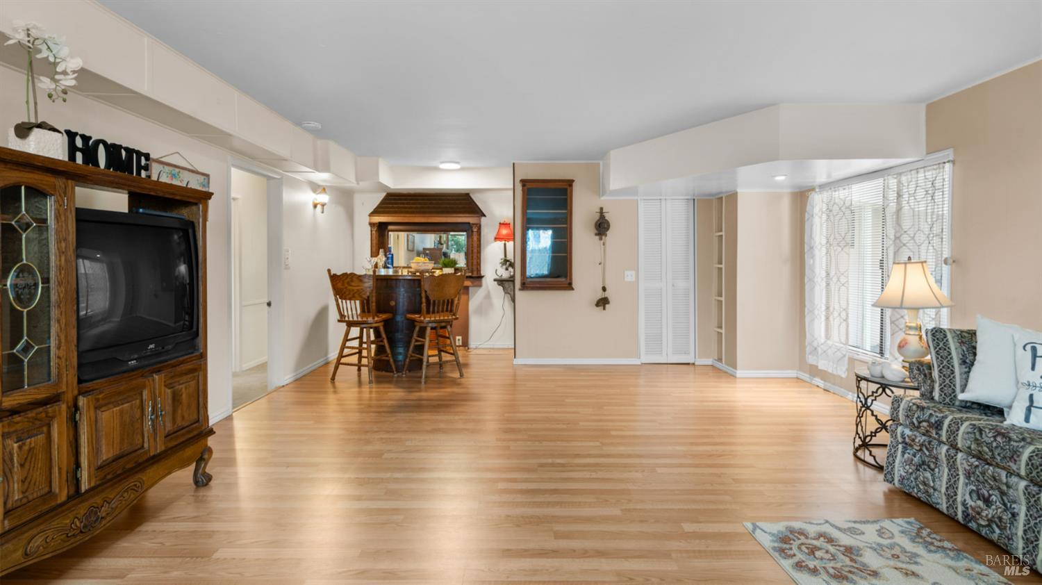 Detail Gallery Image 40 of 83 For 1104 Birch Dr, Petaluma,  CA 94952 - 5 Beds | 2 Baths