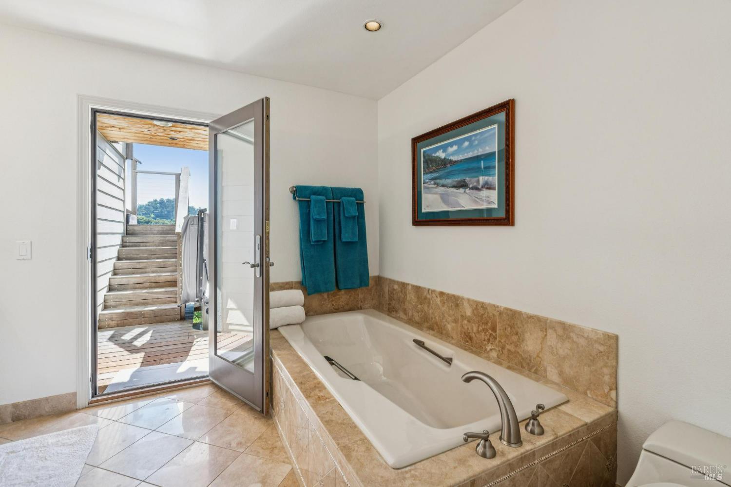 Detail Gallery Image 35 of 63 For 10 Elkhorn Way, San Anselmo,  CA 94960 - 4 Beds | 3 Baths