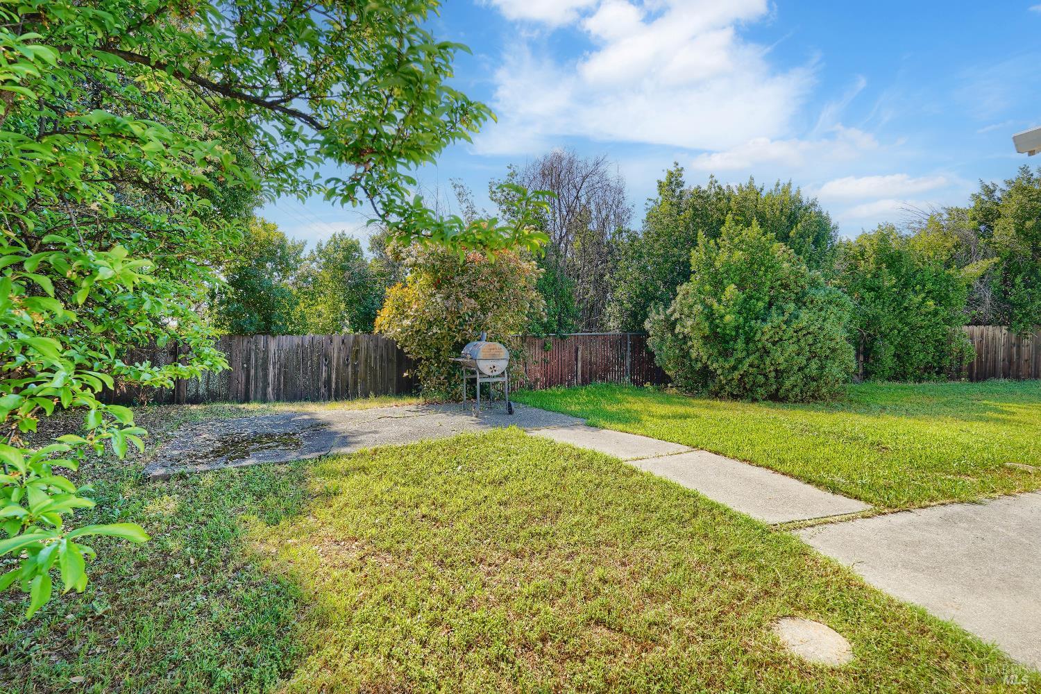 Detail Gallery Image 16 of 24 For 2363 Oceanic Ct, Fairfield,  CA 94533 - 3 Beds | 2 Baths