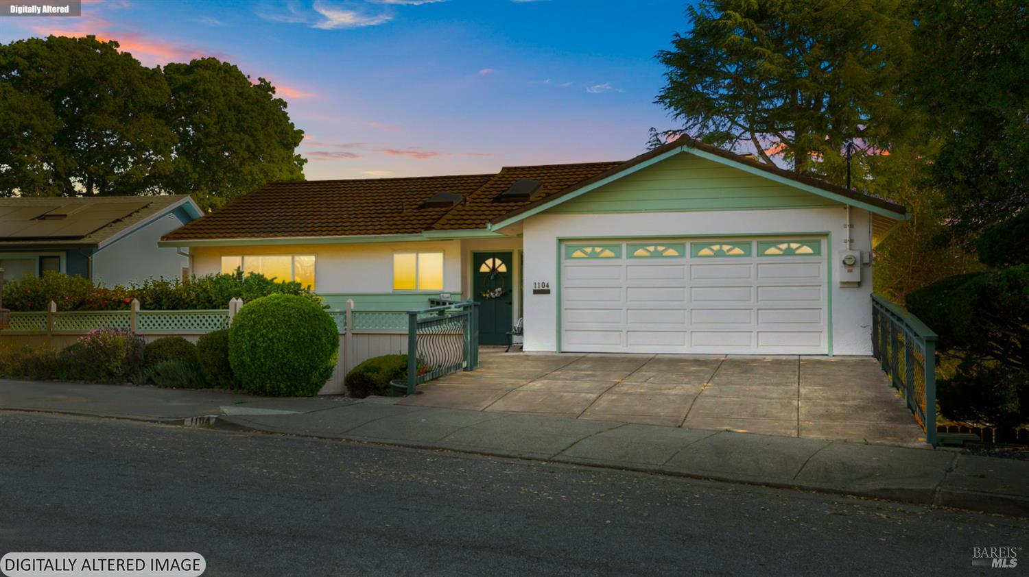 Detail Gallery Image 4 of 83 For 1104 Birch Dr, Petaluma,  CA 94952 - 5 Beds | 2 Baths