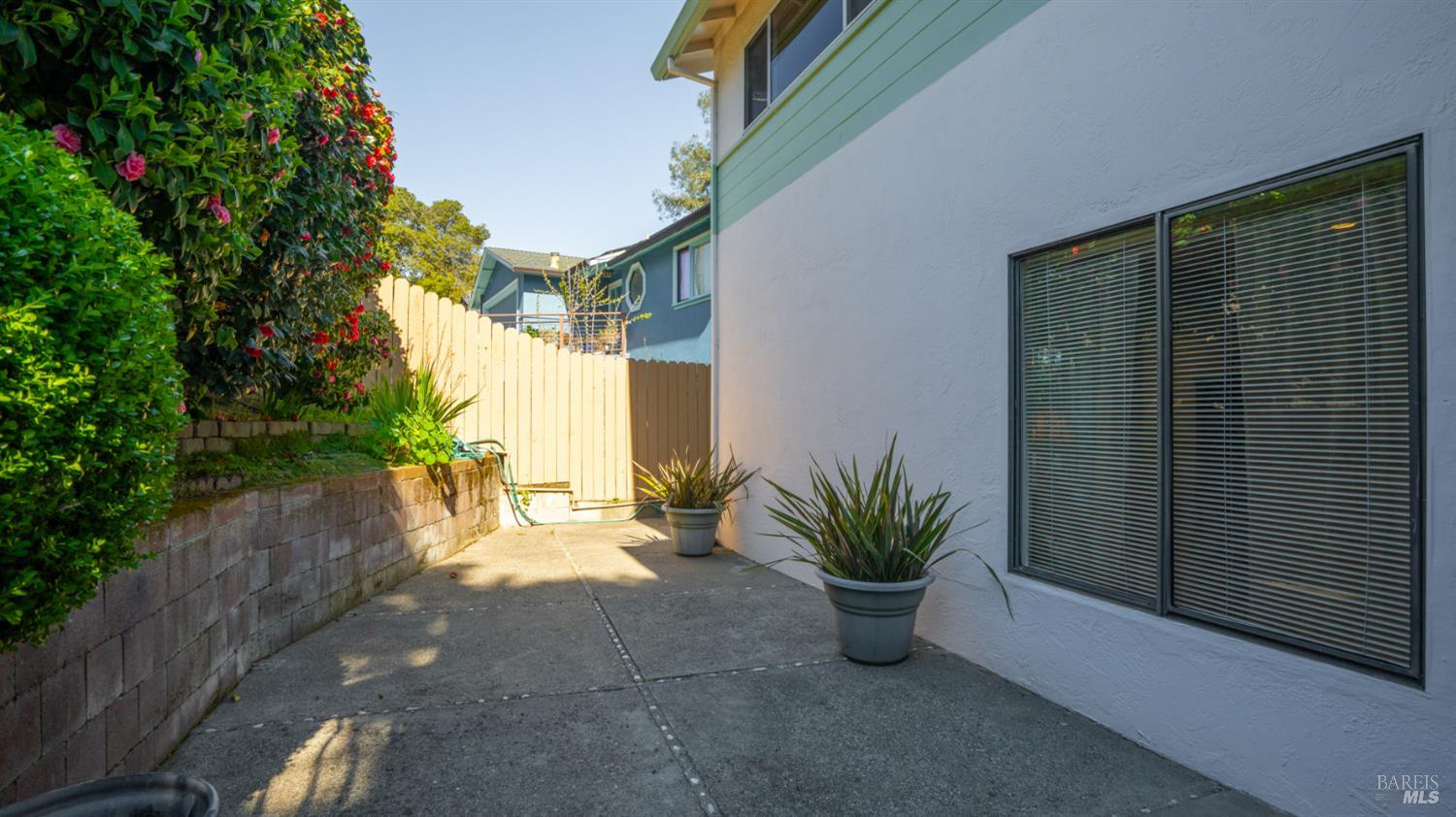 Detail Gallery Image 64 of 83 For 1104 Birch Dr, Petaluma,  CA 94952 - 5 Beds | 2 Baths