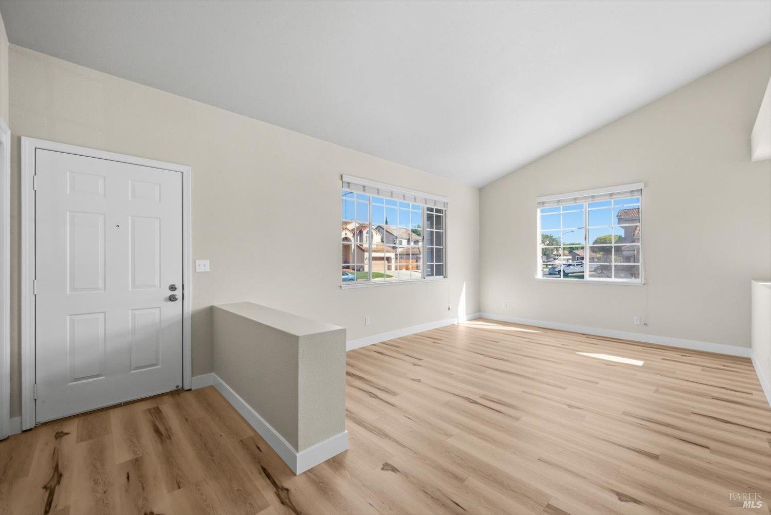 Detail Gallery Image 7 of 58 For 212 Laurelwood Way, Vacaville,  CA 95687 - 3 Beds | 2 Baths